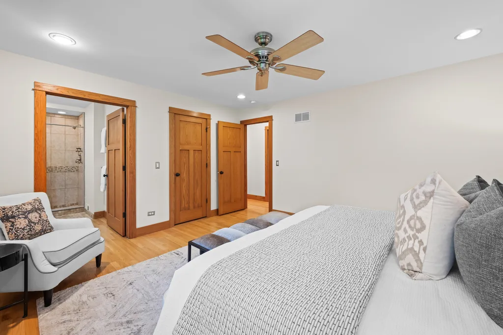 23W212 Blackcherry Lane Glen Ellyn IL 60137