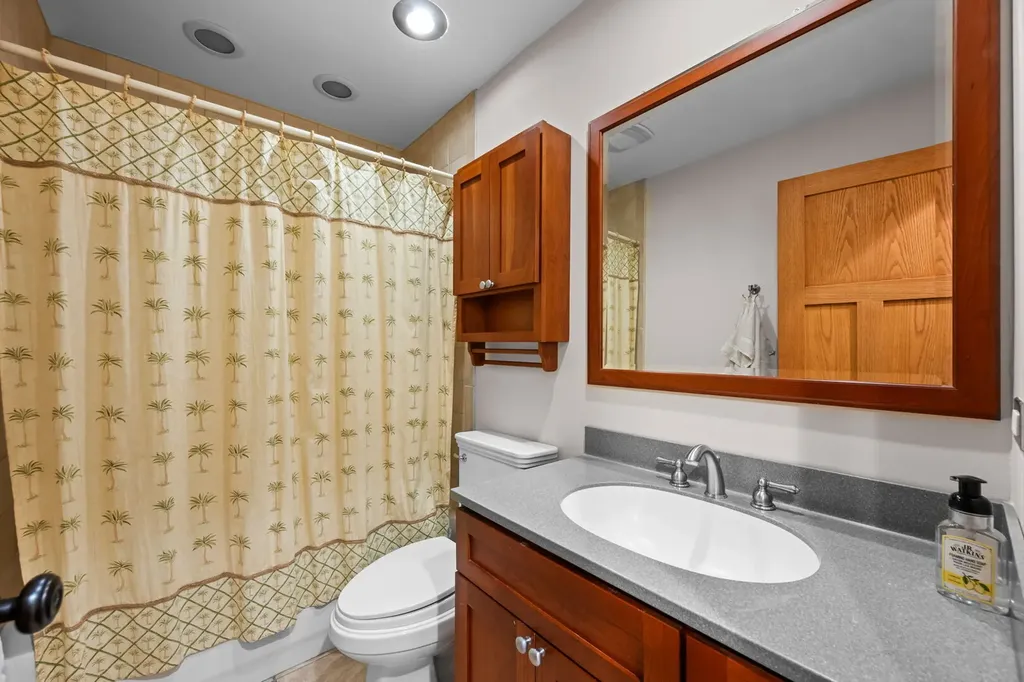 23W212 Blackcherry Lane Glen Ellyn IL 60137
