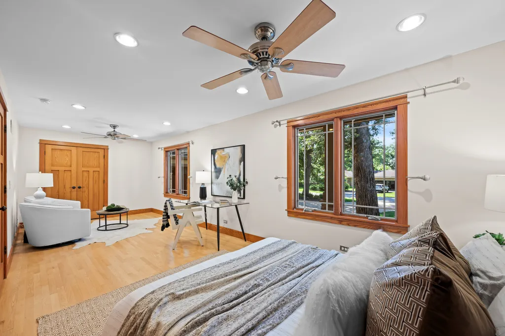 23W212 Blackcherry Lane Glen Ellyn IL 60137