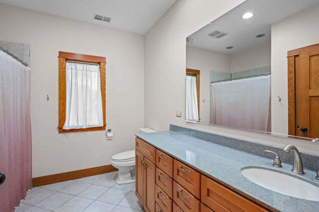 23W212 Blackcherry Lane Glen Ellyn IL 60137
