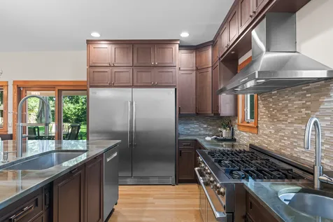 23W212 Blackcherry Lane Glen Ellyn IL 60137