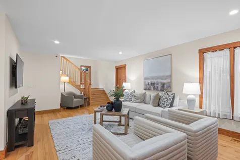 23W212 Blackcherry Lane Glen Ellyn IL 60137