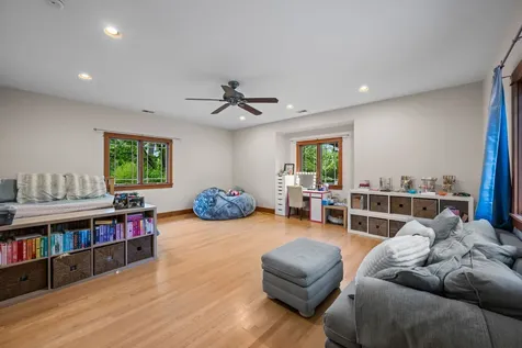 23W212 Blackcherry Lane Glen Ellyn IL 60137