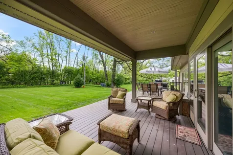 23W212 Blackcherry Lane Glen Ellyn IL 60137