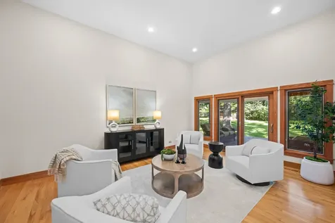 23W212 Blackcherry Lane Glen Ellyn IL 60137