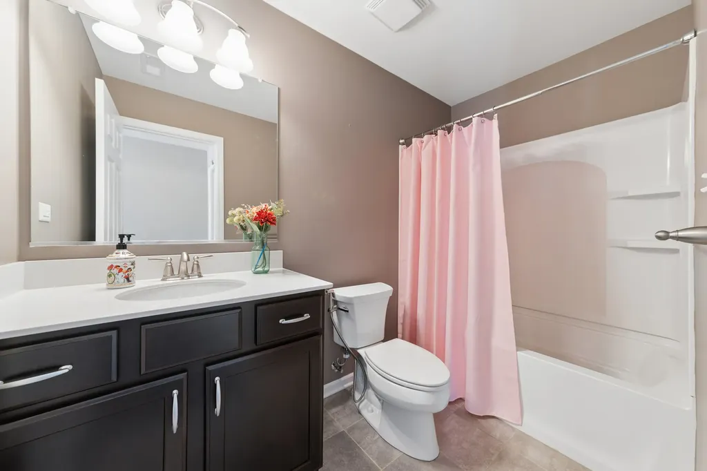 15 Margaret Drive Schaumburg IL 60194