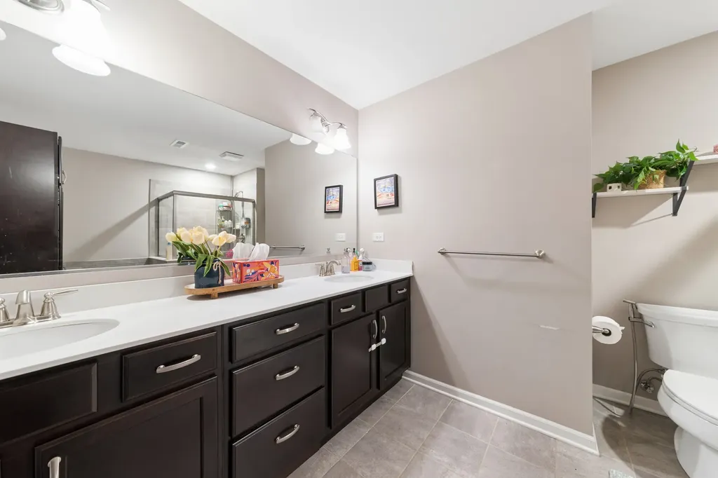 15 Margaret Drive Schaumburg IL 60194