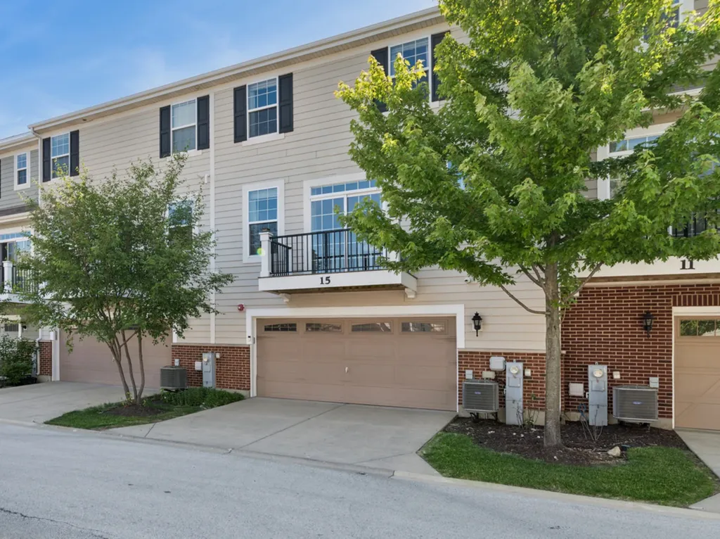 15 Margaret Drive Schaumburg IL 60194