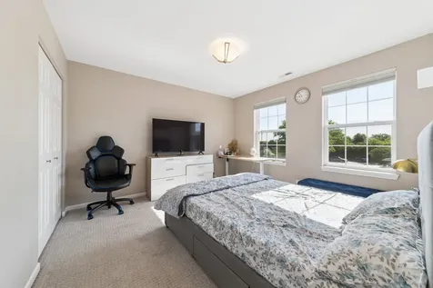 15 Margaret Drive Schaumburg IL 60194