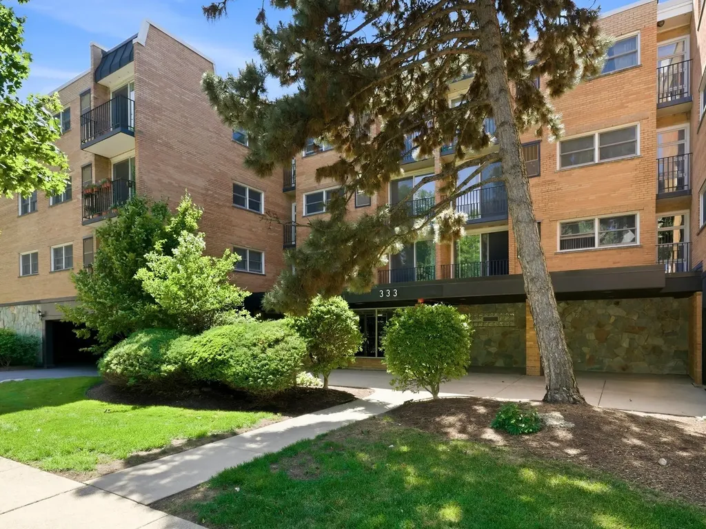 333 South East Avenue Oak Park IL 60302
