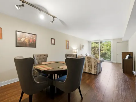 333 South East Avenue Oak Park IL 60302