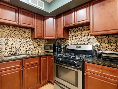 333 South East Avenue Oak Park IL 60302