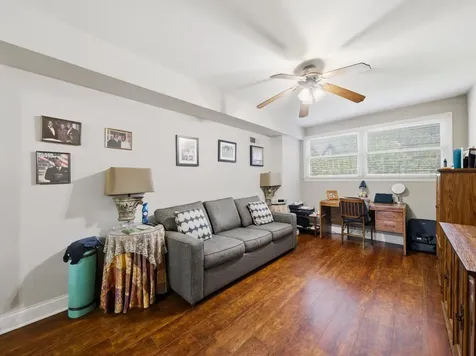 333 South East Avenue Oak Park IL 60302