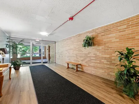 333 South East Avenue Oak Park IL 60302