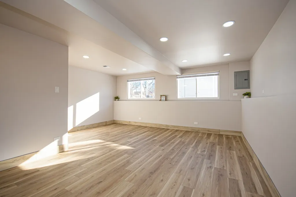 1005 West 103rd Street Chicago IL 60643