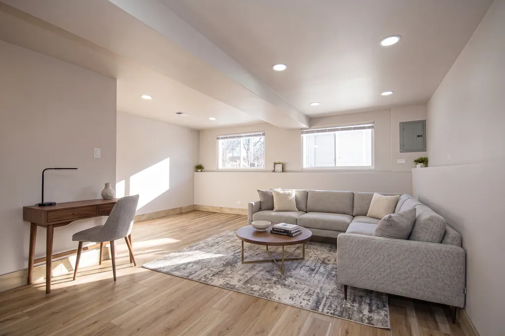 1005 West 103rd Street Chicago IL 60643