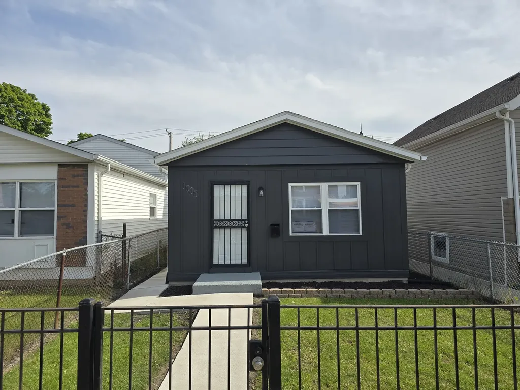 1005 West 103rd Street Chicago IL 60643