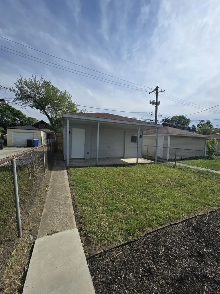 1005 West 103rd Street Chicago IL 60643