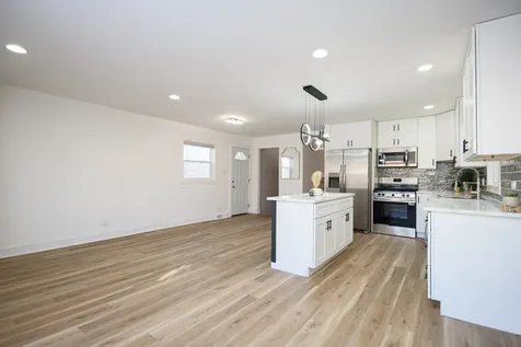 1005 West 103rd Street Chicago IL 60643