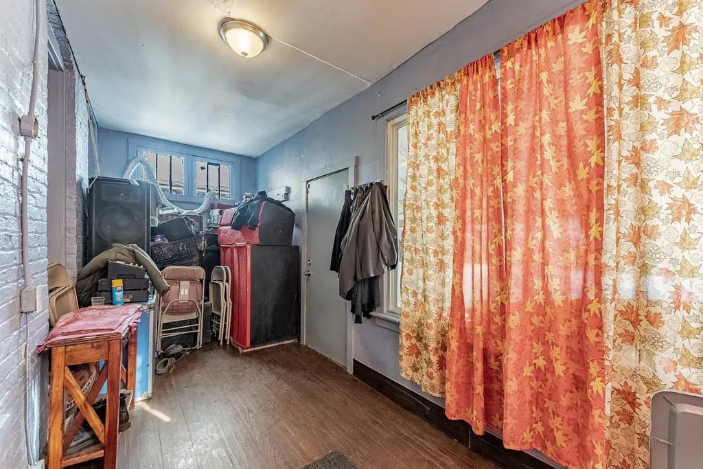 6933 South Michigan Avenue Chicago IL 60637