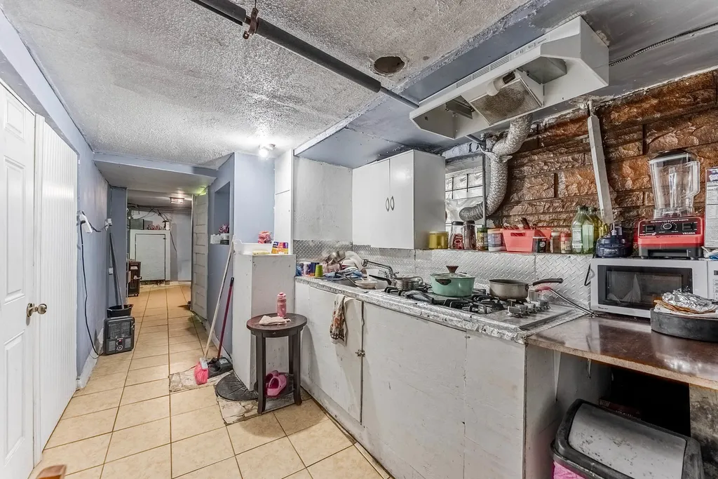 6933 South Michigan Avenue Chicago IL 60637