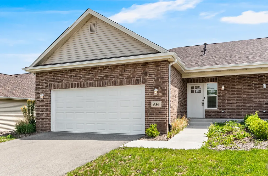 934 Arrowhead Drive Elwood IL 60421