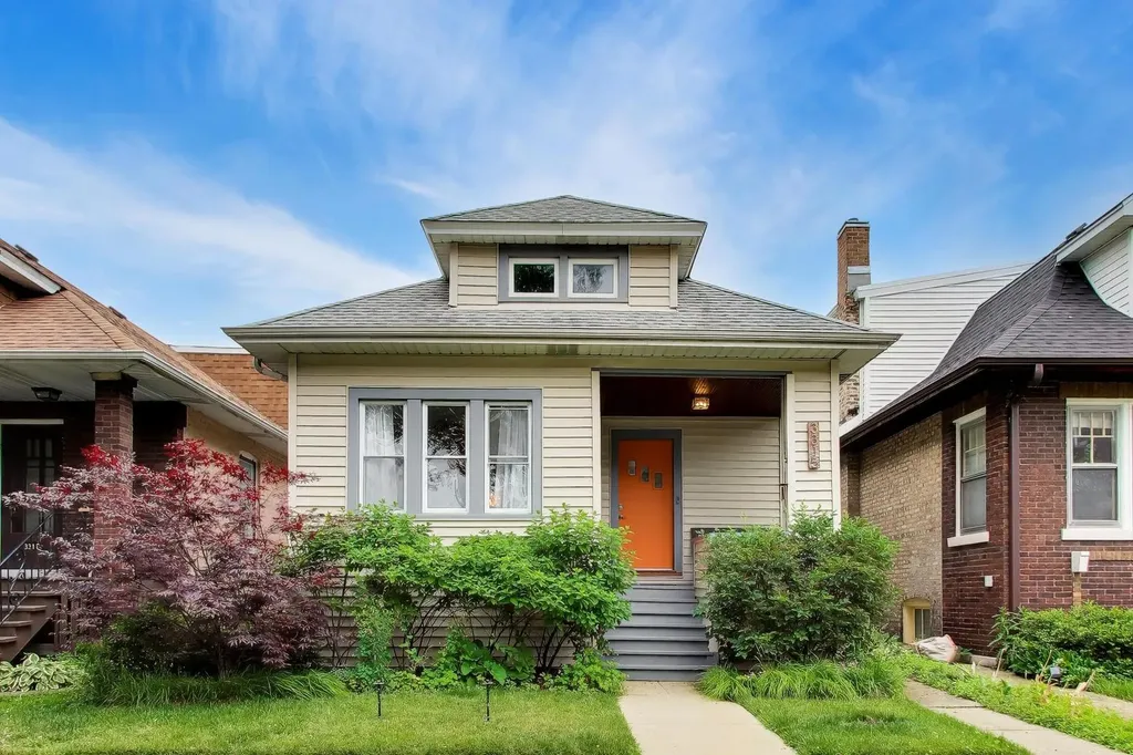 3315 West Hutchinson Street Chicago IL 60618