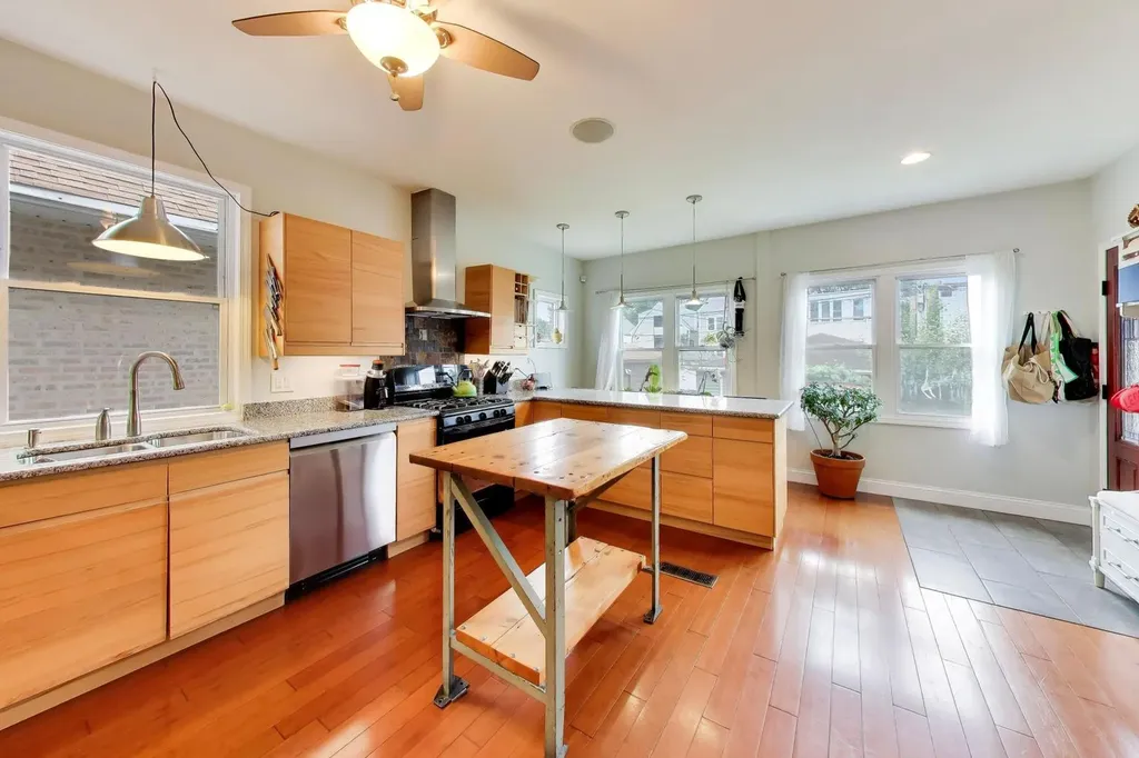 3315 West Hutchinson Street Chicago IL 60618