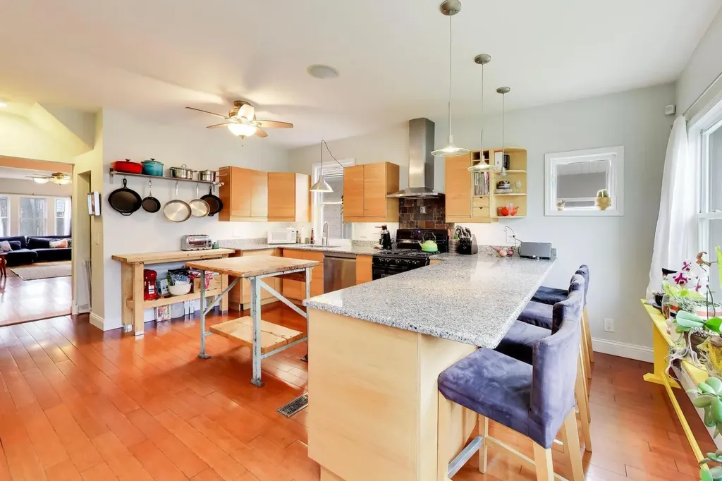 3315 West Hutchinson Street Chicago IL 60618