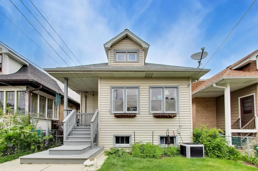3315 West Hutchinson Street Chicago IL 60618