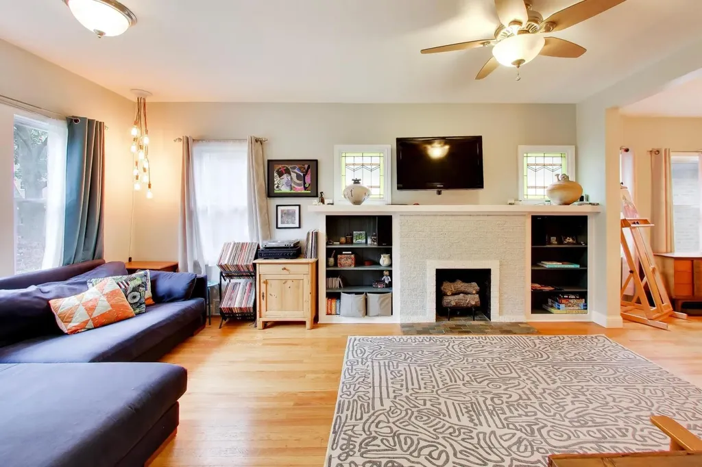 3315 West Hutchinson Street Chicago IL 60618
