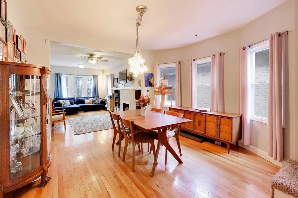 3315 West Hutchinson Street Chicago IL 60618