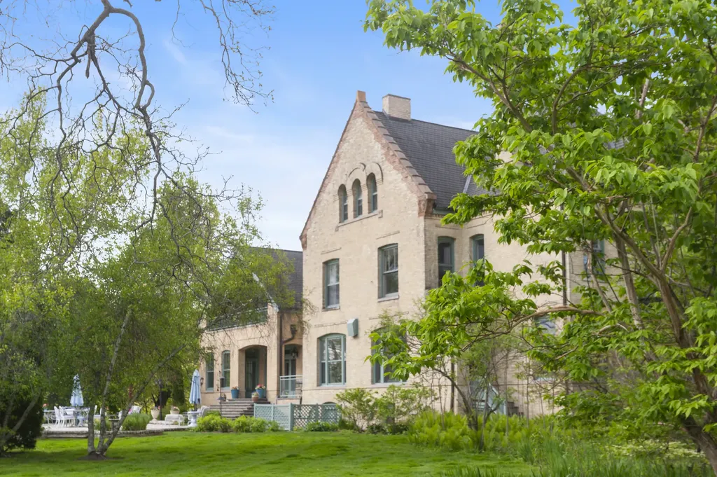 34 Logan Loop Highland Park IL 60035