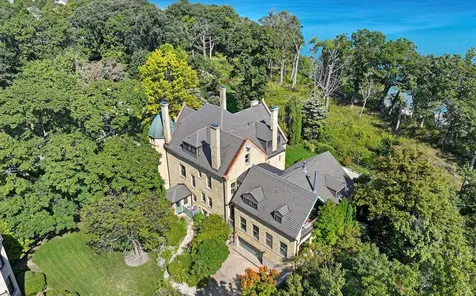 34 Logan Loop Highland Park IL 60035