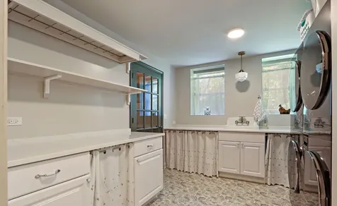 34 Logan Loop Highland Park IL 60035