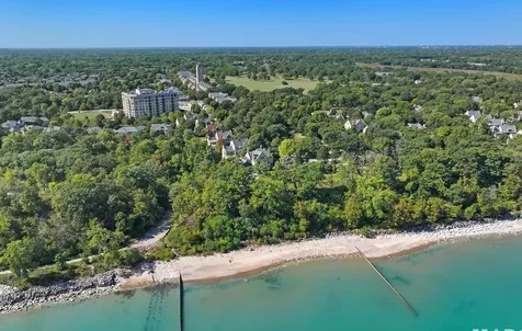 34 Logan Loop Highland Park IL 60035