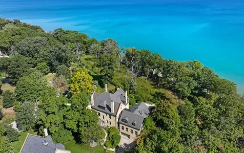 34 Logan Loop Highland Park IL 60035