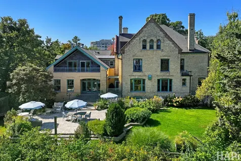 34 Logan Loop Highland Park IL 60035