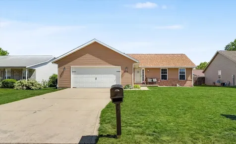 1430 Honeysuckle Lane Farmer City IL 61842