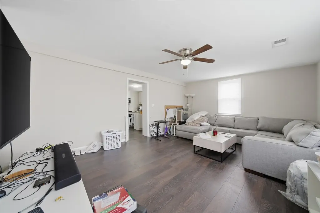 3907 North Nottingham Avenue Chicago IL 60634