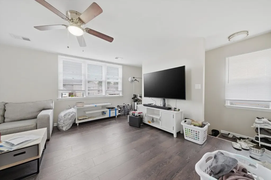 3907 North Nottingham Avenue Chicago IL 60634