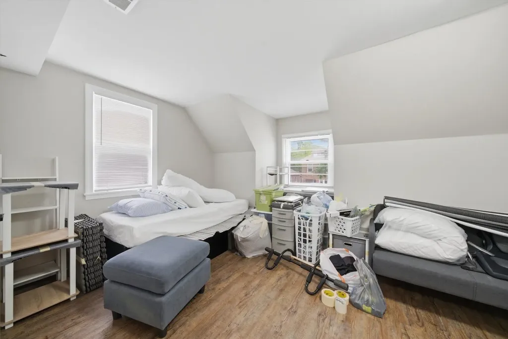 3907 North Nottingham Avenue Chicago IL 60634