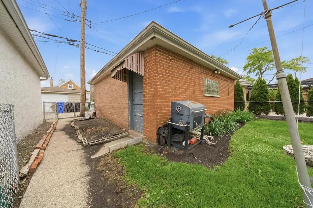 3907 North Nottingham Avenue Chicago IL 60634