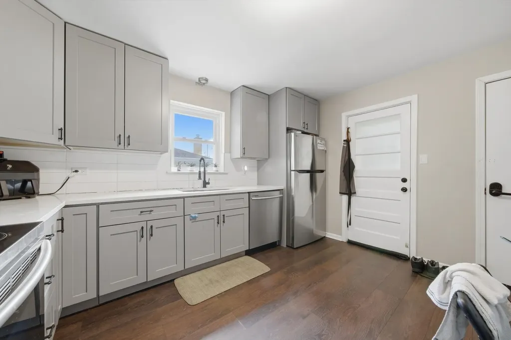 3907 North Nottingham Avenue Chicago IL 60634