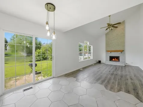 225 Parkside Lane Oswego IL 60543