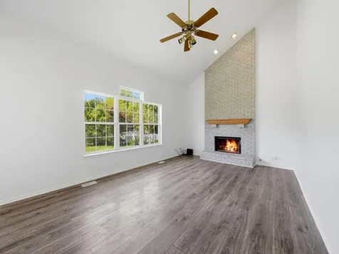 225 Parkside Lane Oswego IL 60543