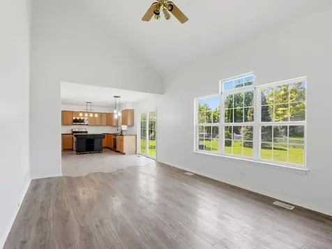 225 Parkside Lane Oswego IL 60543