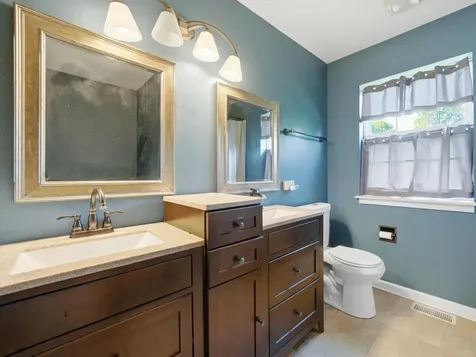 225 Parkside Lane Oswego IL 60543