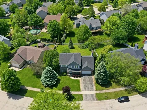 225 Parkside Lane Oswego IL 60543