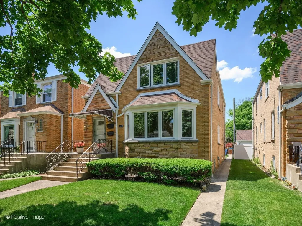 6038 North Austin Avenue Chicago IL 60646